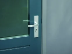 AXA veiligheidsbeslag Edge achterdeur aluminium langschild met SKG 3-sterren 72 mm Outlet
