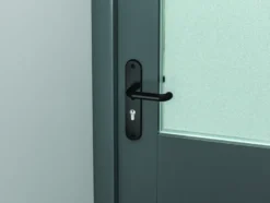 AXA veiligheidsbeslag Oval achterdeur zwart langschild met SKG 3-sterren 92 mm Best