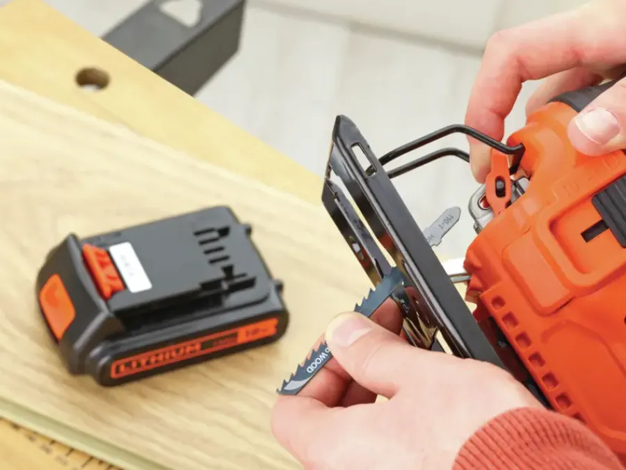 BLACK+DECKER accu decoupeerzaag BDCJS18E1 Hot