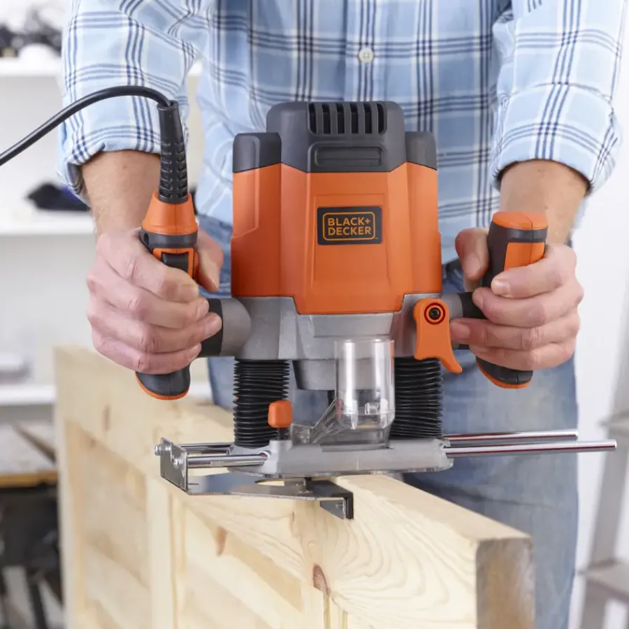BLACK+DECKER bovenfrees KW1200E-QS New