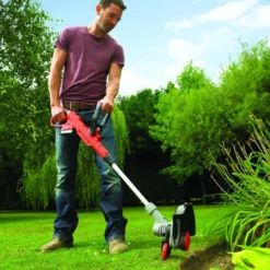 BLACK+DECKER 18V 3-in-1 strimmer LI-ION 20 cm incl. 2,0Ah accu + lader Discount