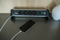 Brennenstuhl Stekkerdoos met schakelaar en USB 4-voudig zwart/grijs 1,8 meter snoer Best