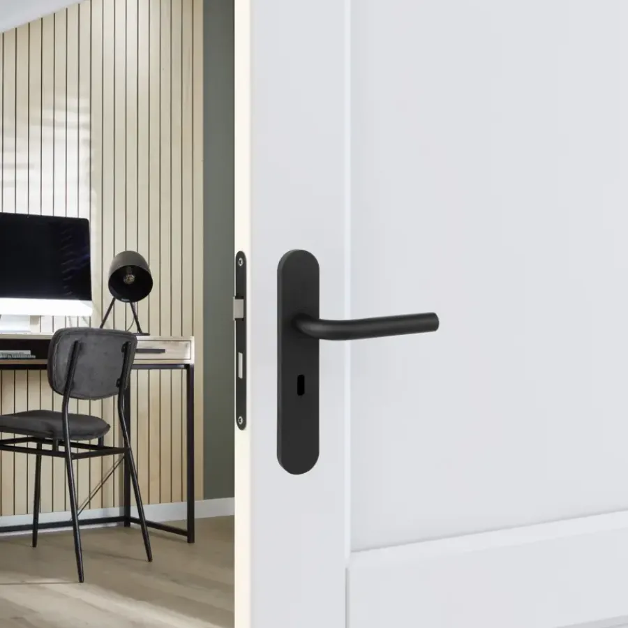 KARWEI deurkruk set Henry ovaal schild sleutelgat 56 mm zwart RVS Outlet