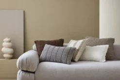 Kussen geribbeld taupe 55 x 35 cm