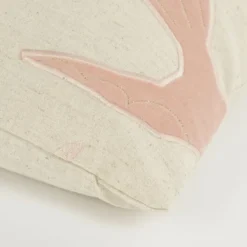 Sierkussen vogel licht roze - l55xb35xh10cm
