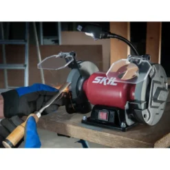 SKIL werkbankslijpmachine/dubbele schuurmachine 1355AA 400W inclusief 2 slijpschrijven 150mm Outlet