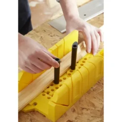 STANLEY verstekbakset kunststof met kapzaag New