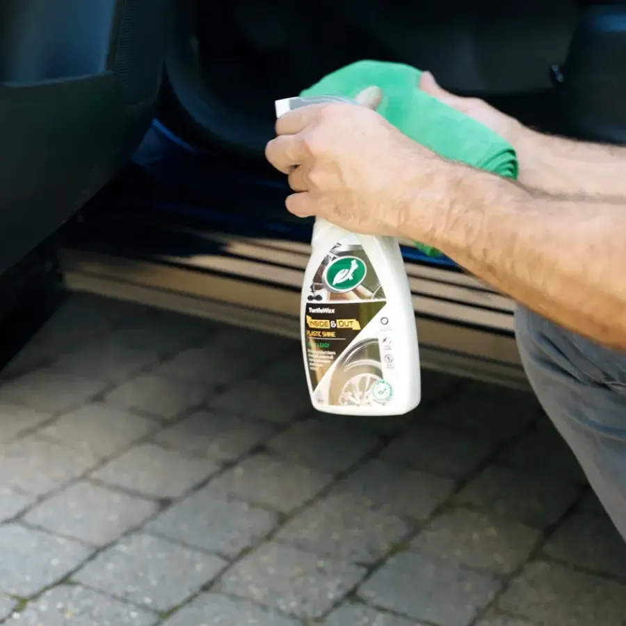 Turtle Wax 54148 inside & out plastic shine 500ml Clearance